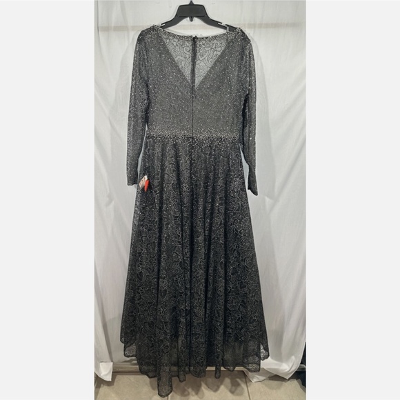 NWT $798 Mac‎ Duggal [ 8 ] Embellished Long Sleeve V Neck Gown in Graphite - Picture 12 of 15